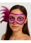 Fuşya Renk Yandan Tüylü Pul Payet İşlemeli Parti Maskesi 23x12 Cm