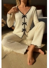 Kadın Beyaz Fiyonklu İç Çamaşırı ve Uzun Kollu V Yaka Pijama Takımı 4lü Set