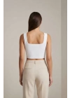 Kadın Beyaz Kalın Askılı Crop Top Büstiyer – Modern ve Şık Tasarım