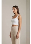 Kadın Beyaz Kalın Askılı Crop Top Büstiyer – Modern ve Şık Tasarım