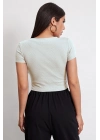 Kadın Beyaz Yuvarlak Yaka Yarım Kol Crop Top Bluz