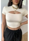 Kadın Ekru Göğüs Dekolteli Yarım Kollu Cut Out Crop Top Bluz