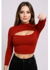 Kadın Kırmızı Göğüs Dekolteli Uzun Kollu Cut Out Crop Top Bluz – Şık, Rahat ve Kolay Kombinlenebilir