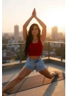 Kadın Kırmızı Kare Yaka Crop Top Bluz – Şık, Rahat ve Kolay Kombinlenebilir
