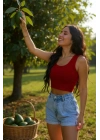 Kadın Kırmızı Kare Yaka Crop Top Bluz – Şık, Rahat ve Kolay Kombinlenebilir