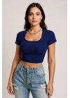 Kadın Lacivert Yarım Kol Düz Yaka Crop Top Bluz – Şık, Rahat ve Kolay Kombinlenebilir