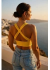 Kadın Sarı Çapraz Sırt Detaylı Şık Crop Top Büstiyer – Modern ve Şık Tasarım