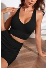 Kadın Siyah Derin Göğüs Dekolteli Şık Crop Top Bluz – Şık, Rahat ve Kolay Kombinlenebilir