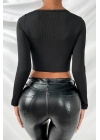 Kadın Siyah Göğüs Dekolteli Çapraz Askılı Uzun Kollu Crop Top Bluz – Şık, Rahat ve Kolay Kombinlenebilir