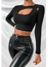 Kadın Siyah Göğüs Dekolteli Çapraz Askılı Uzun Kollu Crop Top Bluz – Şık, Rahat ve Kolay Kombinlenebilir