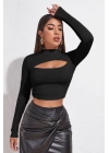Kadın Siyah Göğüs Dekolteli Uzun Kollu Cut Out Crop Top Bluz – Şık, Rahat ve Kolay Kombinlenebilir