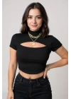 Kadın Siyah Göğüs Dekolteli Yarım Kollu Cut Out Crop Top Bluz – Şık, Rahat ve Kolay Kombinlenebilir
