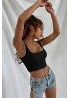 Kadın Siyah Kalın Askılı Crop Top Büstiyer – Modern ve Şık Tasarım