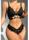 Kadın Siyah Kalp Tokalı Çapraz Lastik Detaylı Dantel İç Çamaşır Takımı