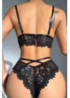 Kadın Siyah Kalp Tokalı Çapraz Lastik Detaylı Dantel İç Çamaşır Takımı