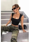 Kadın Siyah Kare Yaka Kalınlaşan Omuz Detaylı Crop Top Bluz