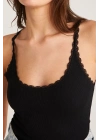 Kadın Siyah Normal Kalıp Dantel Detalı Ince Askılı Oyuk Yaka Atlet – Modern ve Şık Tasarı