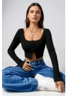 Kadın Siyah Uzun Kollu Agraflı Göğüs ve Göbek Dekolteli Crop Top Bluz – Şık, Rahat ve Kolay Kombinlenebilir