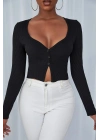 Kadın Siyah Uzun Kollu Düğmeli Göğüs ve Göbek Dekolteli Crop Top Bluz – Şık, Rahat ve Kolay Kombinlenebilir