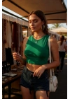 Kadın Yeşil Kare Yaka Crop Top Bluz – Şık, Rahat ve Kolay Kombinlenebilir