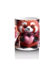 Kalp Tutarken Gülümseyen Kırmızı Panda – Baskılı Kahve Kupası