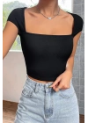 Kadın Siyah Kare Yaka Yarım Kol Göğüs Dekolteli Crop Top Bluz