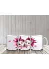 Pembe Kalplerle Süslenmiş Tatlı Kedi Çifti – Baskılı Kahve Kupası