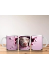 Pembe Kalpli Duvar Önünde Sevimli Köpek – Baskılı Kahve Kupası