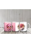 Pembe Şapkalı Sevimli Kız Maskot Çatlakta – Baskılı Kahve Kupası