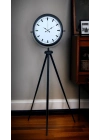 ® Siyah & Beyaz Saf Sade Tasarım Tripod Ayaklı Saat