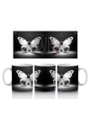 Siyah Zemin Üzerinde Ayna Yansımalı Beyaz Kelebek – Baskılı Kahve Kupası