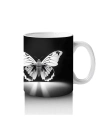 Siyah Zeminde Ayna Yansımalı Gümüş Kelebekler – Baskılı Kahve Kupası