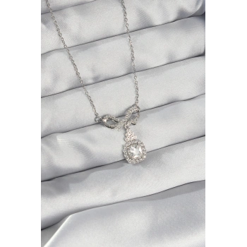 ÇOK SATAN 316L Çelik Gümüş Renk Fiyonk Detay Zirkon Taşlı Tektaş Kolye