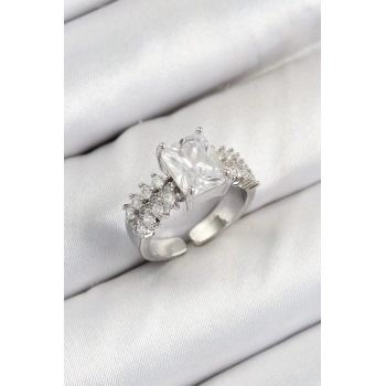 ÇOK SATAN BFS Pirinç  Büyük Zirkon Taşlı Model Gümüş Renk Kadın Yüzük