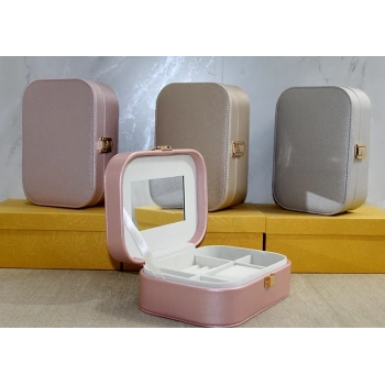 ÇOK SATAN Deri Kaplamalı Makyaj Ve Takı Kutusu