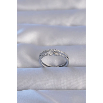 ÇOK SATAN Pirinç Gümüş Renk Zirkon Taşlı Kalpli Su Yolu Model Ayarlanabilir Yüzük