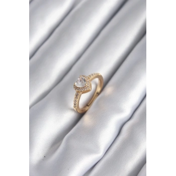 Pirinç Gold Renk Zirkon Taşlı Kalp Charm Model Kadın Yüzük