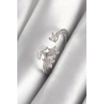 Pirinç Gümüş Renk Zirkon Taşlı Çiçek Model Kadın Yüzük