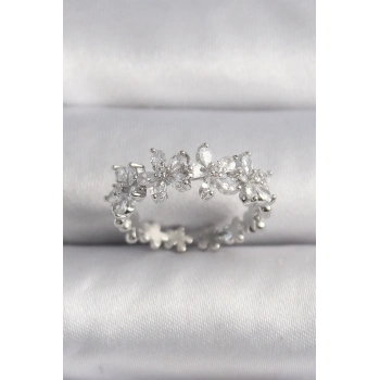 Pirinç Gümüş Renk Zirkon Taşlı Çiçek Model VIP Seri Kadın Yüzük