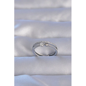 Pirinç Gümüş Renk Zirkon Taşlı Kalpli Su Yolu Model Ayarlanabilir Yüzük