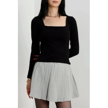 TAVSİYE EDİLEN GÜVENLİ SATICI Çerçeve yaka kaşkorse bluz siyah