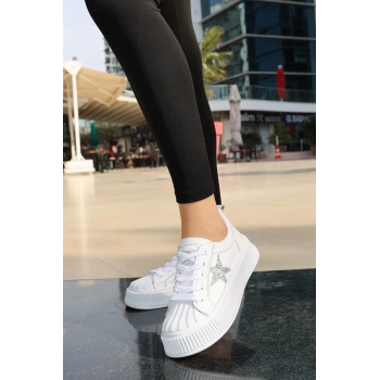 TAVSİYE EDİLEN GÜVENLİ SATICI Piata Beyaz Cilt Bağcıklı Spor Ayakkabı