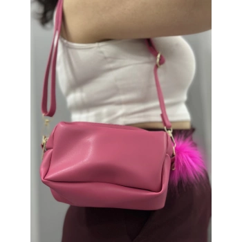 TAVSİYE EDİLEN GÜVENLİ SATICI Ponpon fuşya cilt çanta