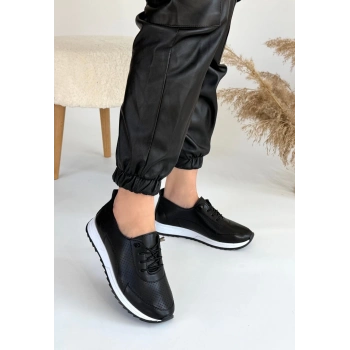 TAVSİYE EDİLEN GÜVENLİ SATICI Tone Siyah Cilt Bağcıklı Spor Ayakkabı