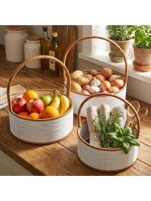 ®  3 Boy İç İçe Geçebilen Plastik Rattan Sepetler–Beyaz Renkli,Kahverengi Saplı, Çok Amaçlı Düzenleyici ve Sunum Sepeti Seti