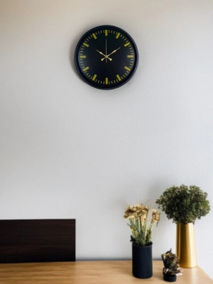 ® 36 Cm Siyah Şık Duvar Saati