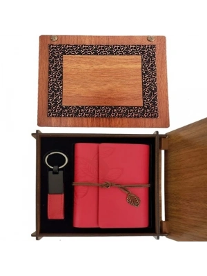 Ahşap Kutulu Kırmızı Deri Defter ve Anahtarlık Set