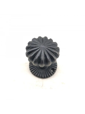 Antika Tarz Dekoratif Pirinç Açarlı Kapı Babası - 50mm, Oksit