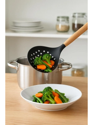 Bambu Saplı Siyah Silikon Kevgir 9×32×3 cm