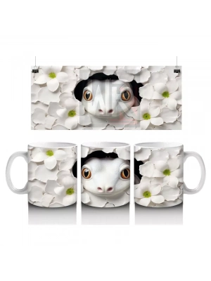 Beyaz Çiçekler Arasında Tarsier – Baskılı Kahve Kupası